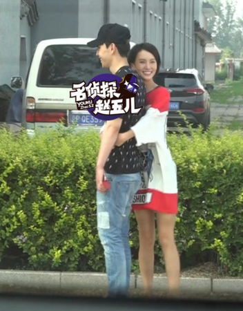 邓伦的眼睛怎么回事整容了吗,邓伦的人品怎么