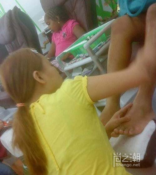 凤姐为什么去美国真实原因揭秘 凤姐在美国靠什么生活现状如何