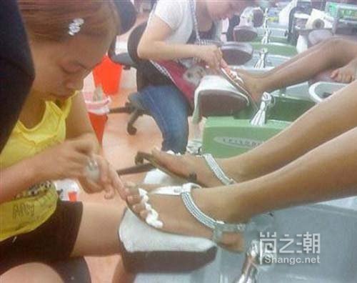凤姐为什么去美国真实原因揭秘 凤姐在美国靠什么生活现状如何