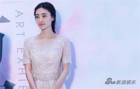 王丽坤多大了真实年龄曝光 王丽坤李小冉谁最漂亮对比照