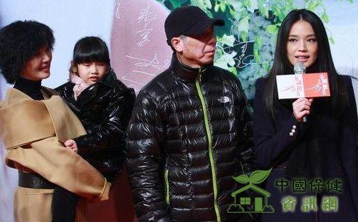 冯小刚女儿冯思语兔唇照片曝光 冯小刚徐帆一共有几个孩子揭秘