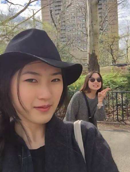 冯小刚女儿冯思语兔唇照片曝光 冯小刚徐帆一共有几个孩子揭秘