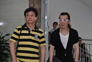 李咏黑色三分钟好尴尬怎么回事 春晚后李咏和朱军打架视频图曝光