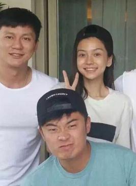 杨颖素颜照与化妆对比黑历史曝光 angelababy整容前后照片差别大