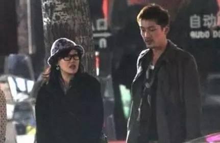 胡歌薛佳凝微博互动凝复合真相揭秘胡歌薛佳凝为什么分手真正原因