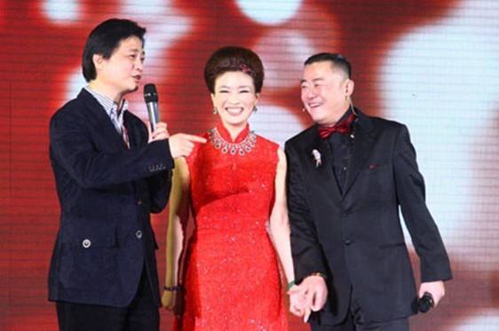 周立波老婆胡洁胸好大个人资料曝光胡洁为什么嫁给周立波原因揭秘