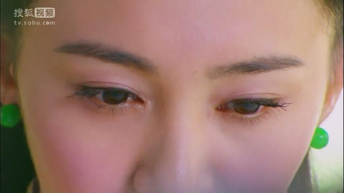 郑爽整容疤痕明显照片对比曝光 杨洋郑爽公开恋情机场吻照流出