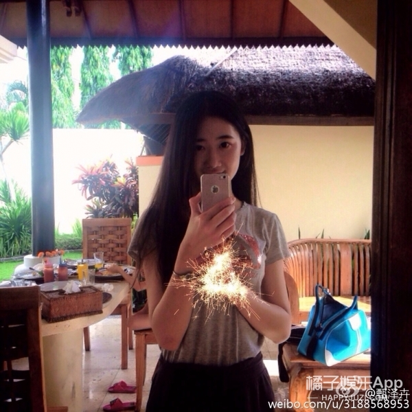 白敬亭小号buobuojong女友亲密照,女友zoezhenz甄泽卉私照干嘛的(3)
