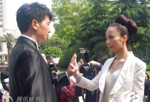 保剑锋出轨证据真相曝光 保剑锋老婆是谁好丑照片个人资料揭秘