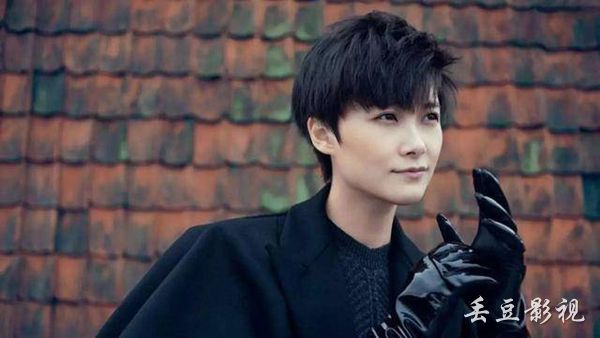李宇春结婚了吗老公叫什么名字揭秘 李宇春长发女装照片曝光图