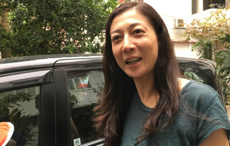成龙为何恨吴绮莉原因内幕曝光 成龙和吴绮莉婚外情最后合影图