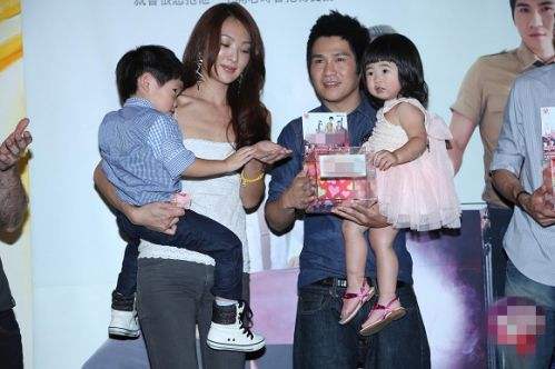 曹格大闹林志颖婚礼现场照片曝光 曹格儿女退娱乐圈真实原因揭秘
