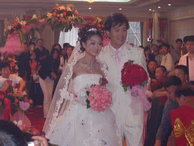 黄海冰老婆是谁个人资料背景简介 黄海冰为什么和前妻闫妍离婚