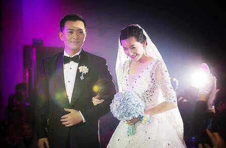黄海冰老婆是谁个人资料背景简介 黄海冰为什么和前妻闫妍离婚