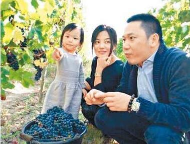 赵薇和黄有龙离婚后女儿给了谁 黄有龙跟赵薇没感情并不幸福内幕