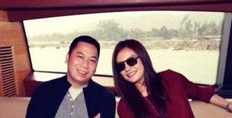 赵薇和黄有龙离婚后女儿给了谁 黄有龙跟赵薇没感情并不幸福内幕