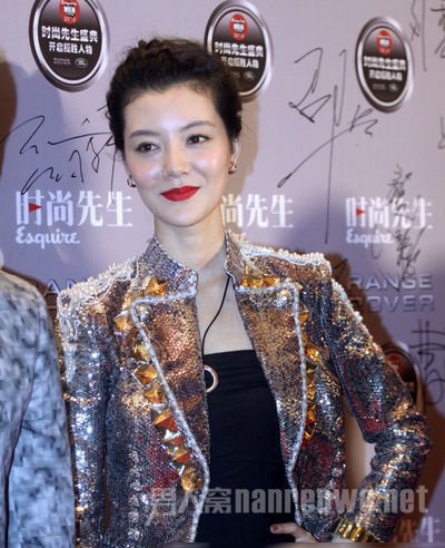 车晓整容前后图片对比鼻子毁了 车晓为什么离婚真实原因曝光