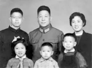 王健林老婆林宁简历背景父亲是谁 林宁和温宁