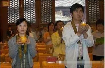 付笛生任静是原配吗现在境况最新消息,付笛生任静出家仪式现场照