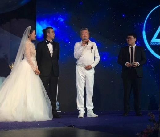 刘畅吴子佳婚纱照_刘畅和周放的婚纱照(3)
