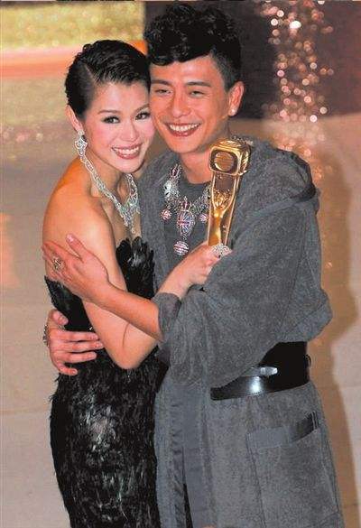 胡杏儿生了吗儿子叫什么?命理看胡杏儿和花心不靠谱李乘德长久吗(2)