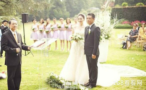 李小冉结婚谢娜为什么没去原因 李小冉谢娜发