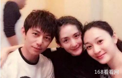 李小冉结婚谢娜为什么没去原因 李小冉谢娜发