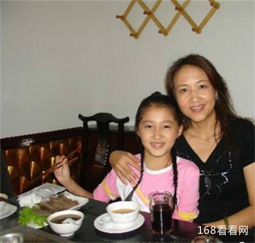 关晓彤资料背景遭扒家世惊人 鹿晗为什么选择关晓彤真正原因揭秘