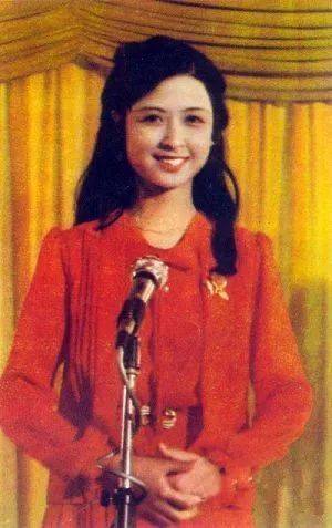87版红楼梦尤二姐扮演者张明明现状生活照,老公干嘛的儿子多大了