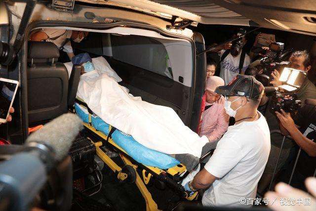 任达华腹部手术完成妻子女儿现身 深夜转至香港医院现场照片曝光