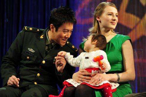 蔡国庆老婆终于曝光,蔡国庆三段绯闻情史揭秘现任妻子资料介绍