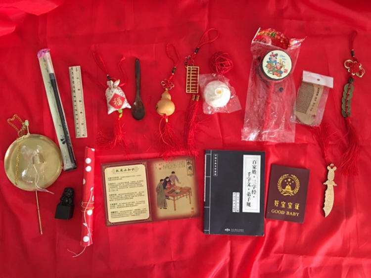 宝宝抓周最佳时间是什么时候?抓周物品清单列举极其代表的含义