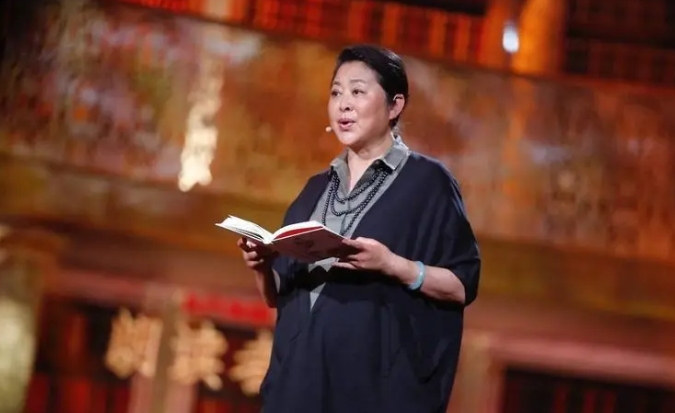 倪萍儿子得了什么病去美国治疗好了吗 倪萍儿子女儿现状最新