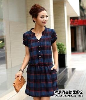 四十岁女人的穿衣禁忌 40岁女人穿衣打扮显年