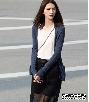 女士针织开衫的怎么穿最好看?长款针织开衫穿法图片