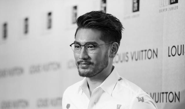 浙江卫视首次发表声明公开道歉,分析高以翔猝死事后的三次回应