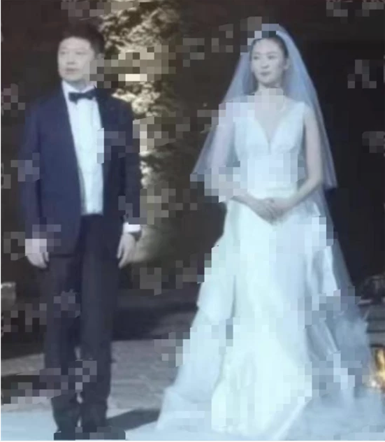 曝演员童谣意大利完婚对方系大富豪!王冉真的不介意童谣的黑历史