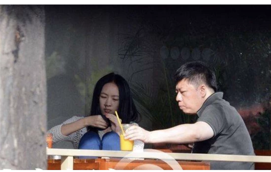 曝演员童谣意大利完婚对方系大富豪!王冉真的不介意童谣的黑历史