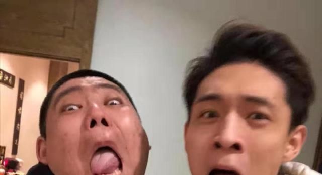 德云社秦霄贤孙九香怼观众被停演,秦霄贤鞠躬道歉!
