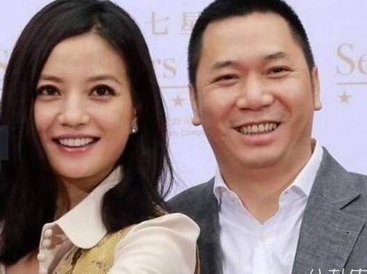 赵薇割韭菜事件什么意思?赵薇黄有龙现状如何两人怎样发家致富的