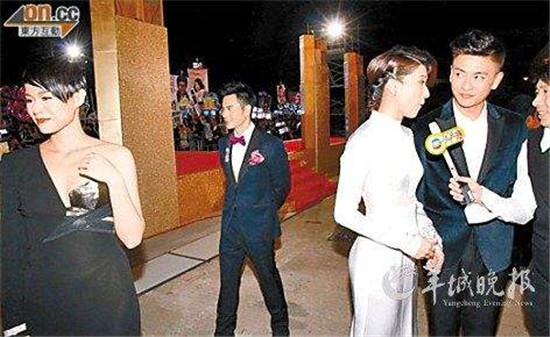 黄宗泽偷瞄旧爱胡杏儿虐哭了 胡杏儿二胎前男友黄宗泽反应