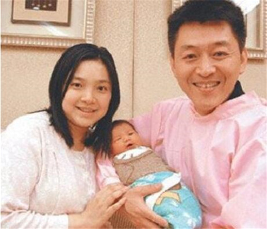 吴倩莲老公是谁家世背景资料靠什么生活 吴倩莲老公儿子生活照