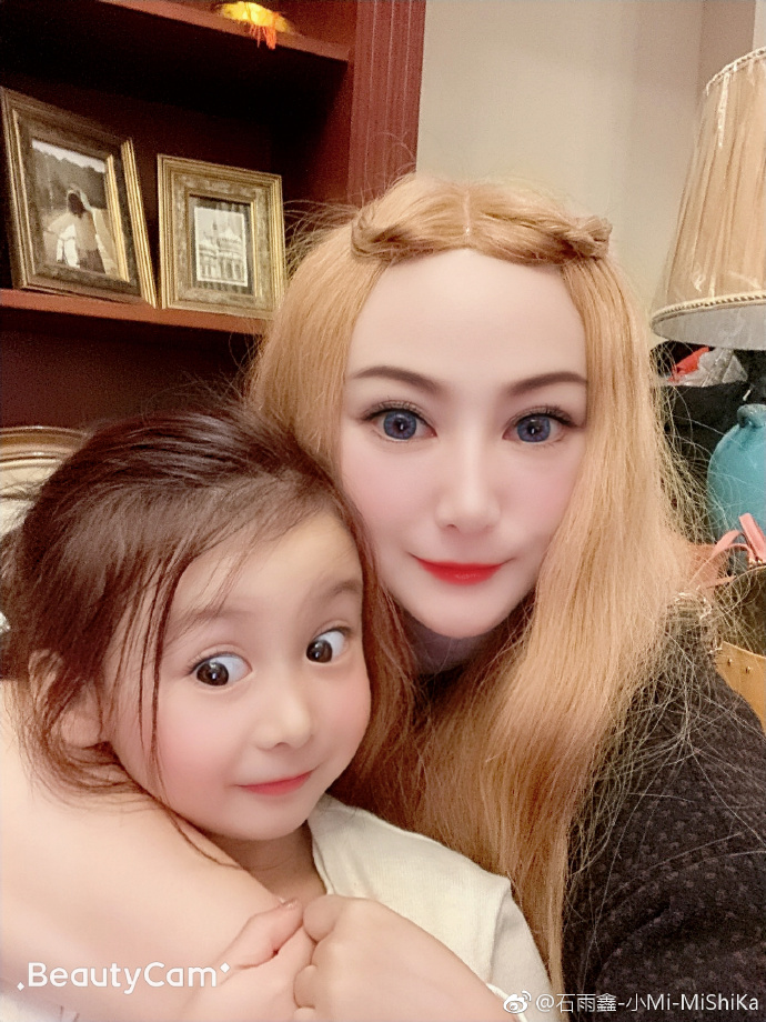 都挺好小咪扮演者石雨鑫多大了以前演过什么 石雨鑫爸妈是干嘛的