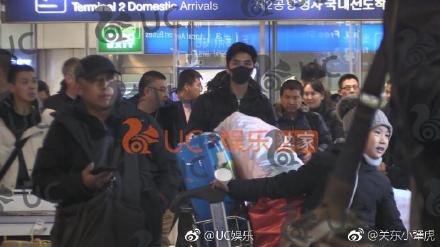 鲁豫阿云嘎同居被扒恋情关系起底,陈鲁豫三岁儿子是谁的照片曝光