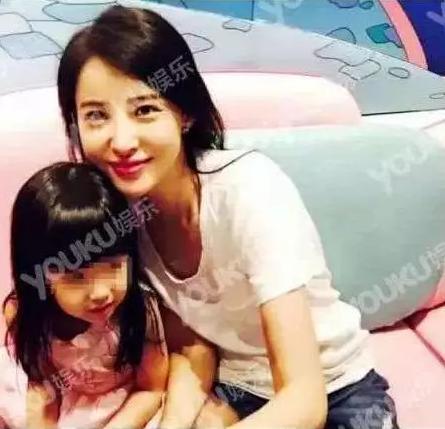 康作如个人资料照片现任老公是谁?康作如和女儿照片汪璟怡多大