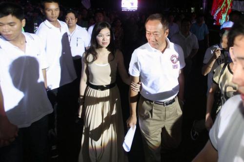 曾馨莹有心计?曾馨莹为何能夺夫如何有心机有婚史么家境面相八字