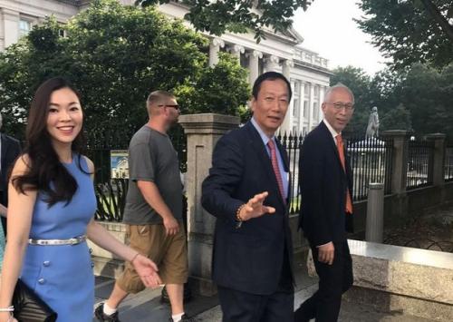 曾馨莹有心计?曾馨莹为何能夺夫如何有心机有婚史么家境面相八字