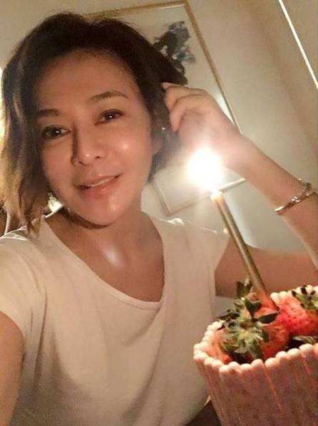 关之琳有女儿真的吗和谁生的 深扒关之琳结过几次婚生过孩子没
