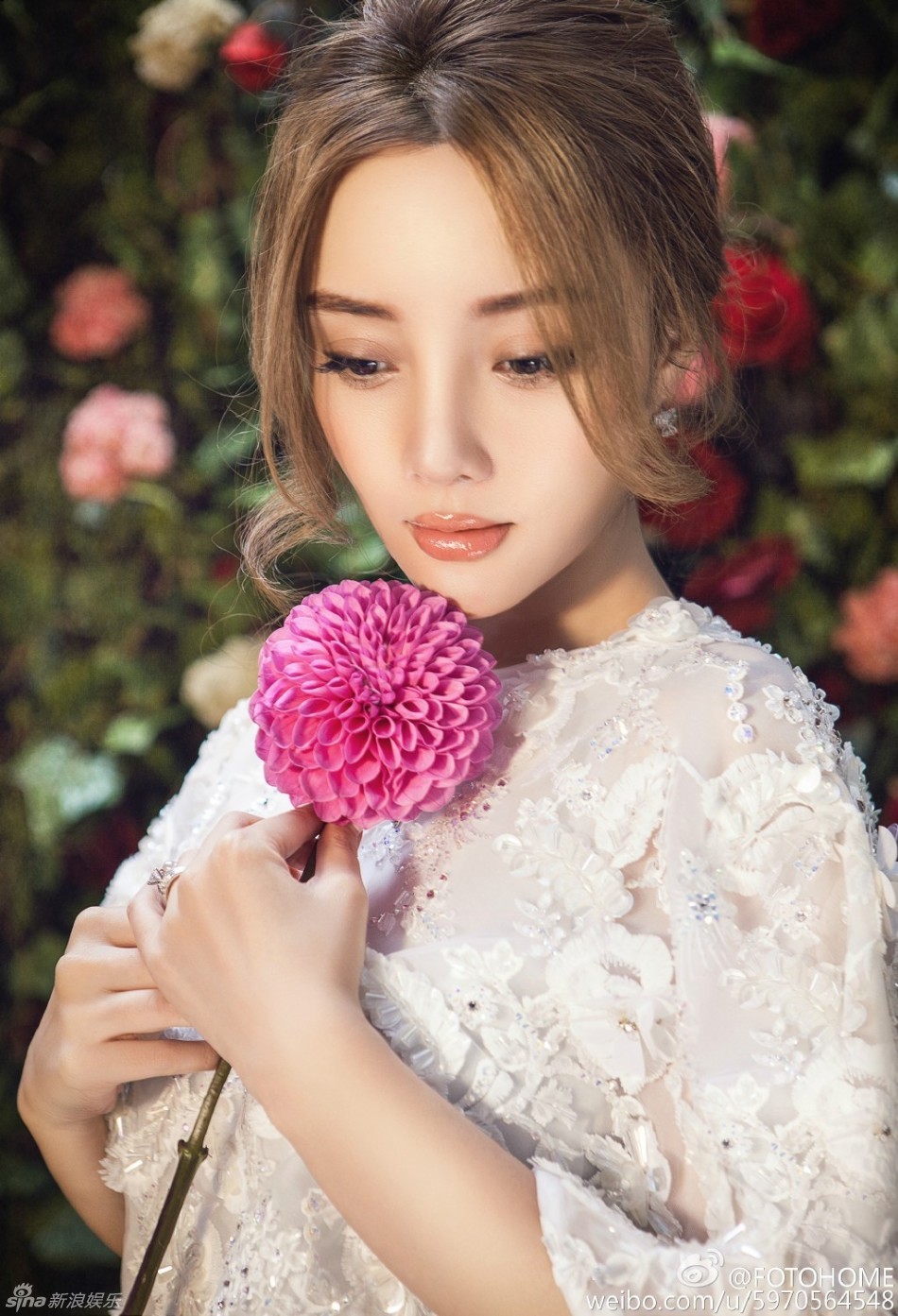 李小璐为什么要装嫩原因揭秘 李小璐贾乃亮离婚没和PGONE领证了?