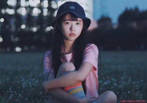 何蓝逗为什么没上大学学历是什么?何蓝逗长得丑整容前的照片图片